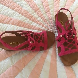 Vionic Kalie hot pink sandals, size 8.5
